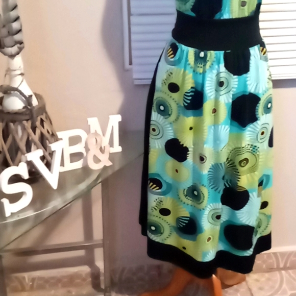 Metrowear midi dress - Picture 4 of 9